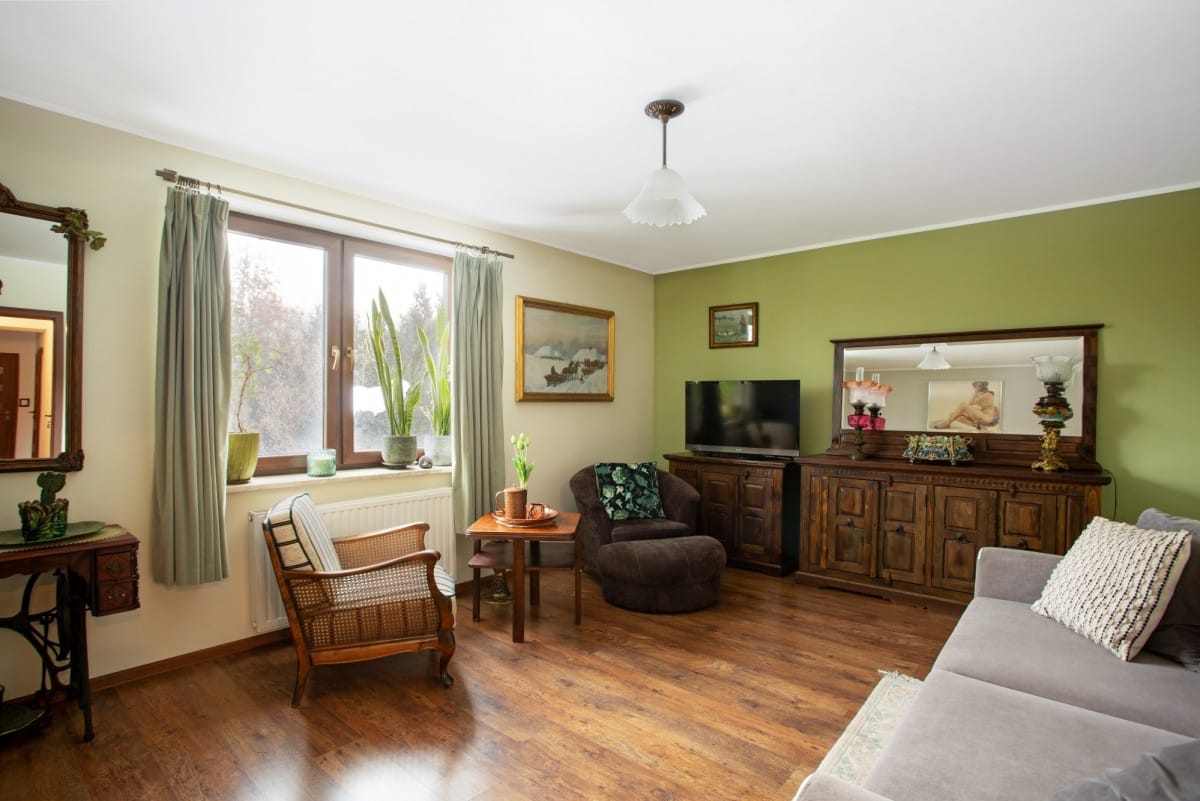 Dom 8 pokojowe na Sprzedaż