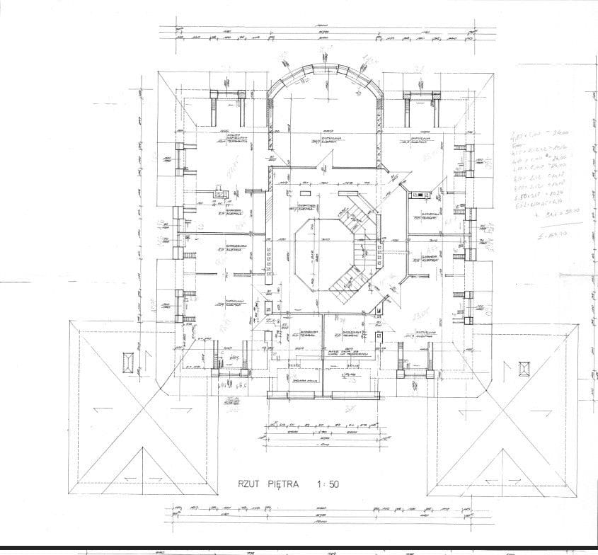 Dom 10 pokojowe na Sprzedaż