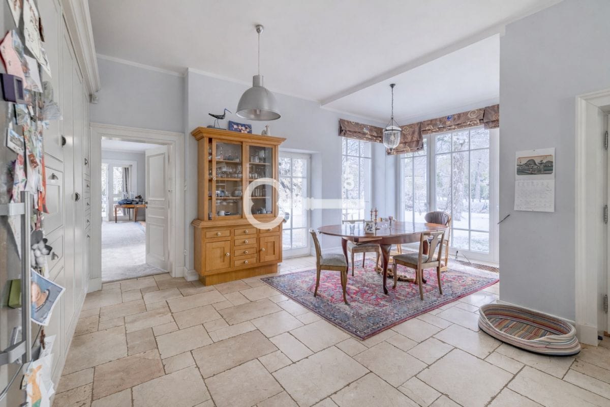 Dom 10 pokojowe na Sprzedaż