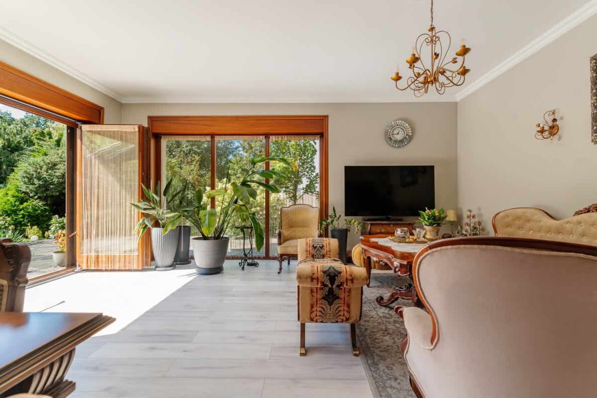 Dom 8 pokojowe na Sprzedaż