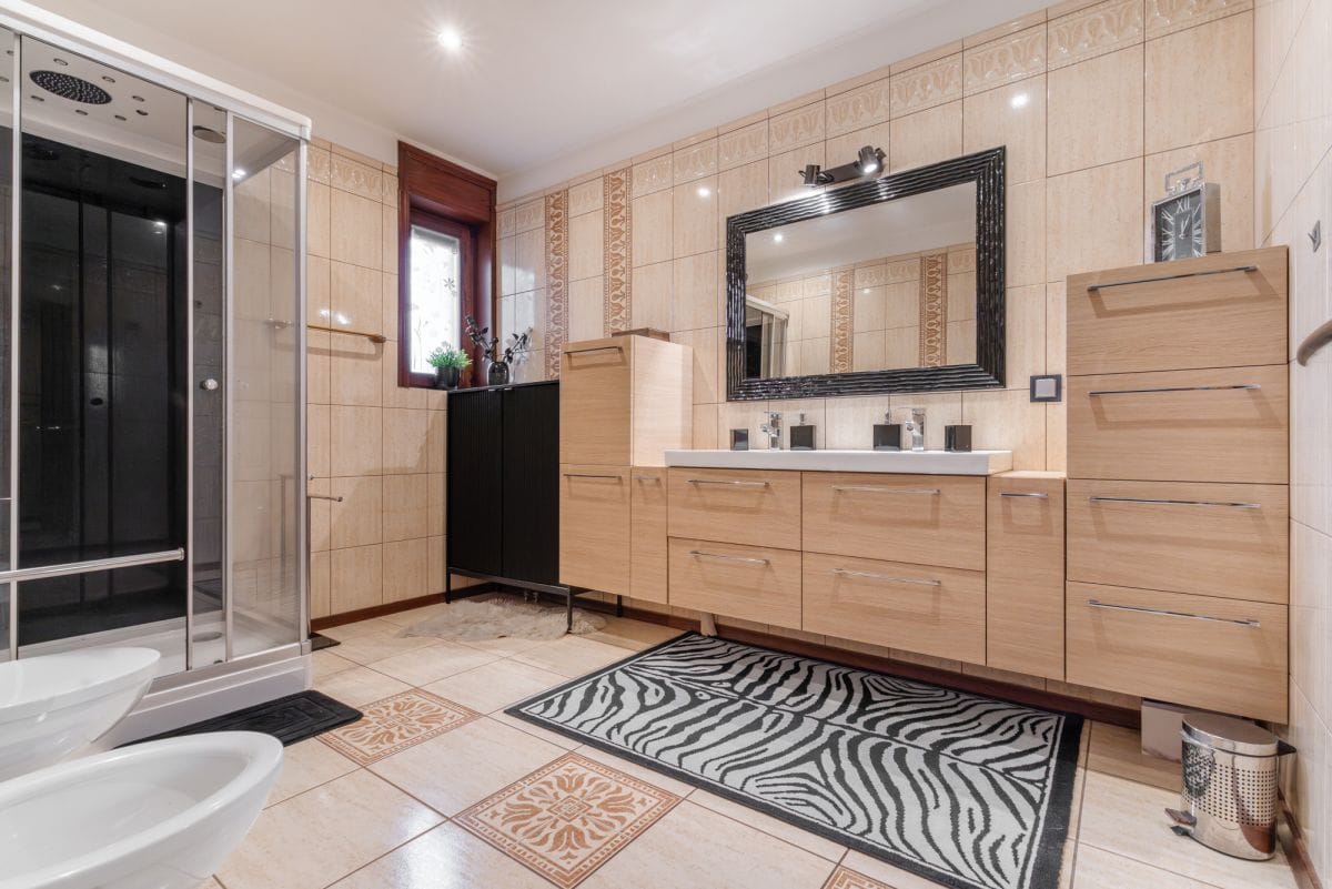 Dom 8 pokojowe na Sprzedaż