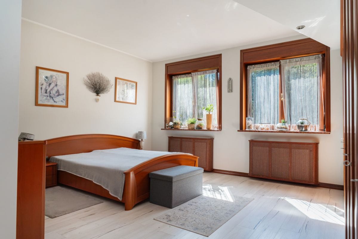 Dom 8 pokojowe na Sprzedaż