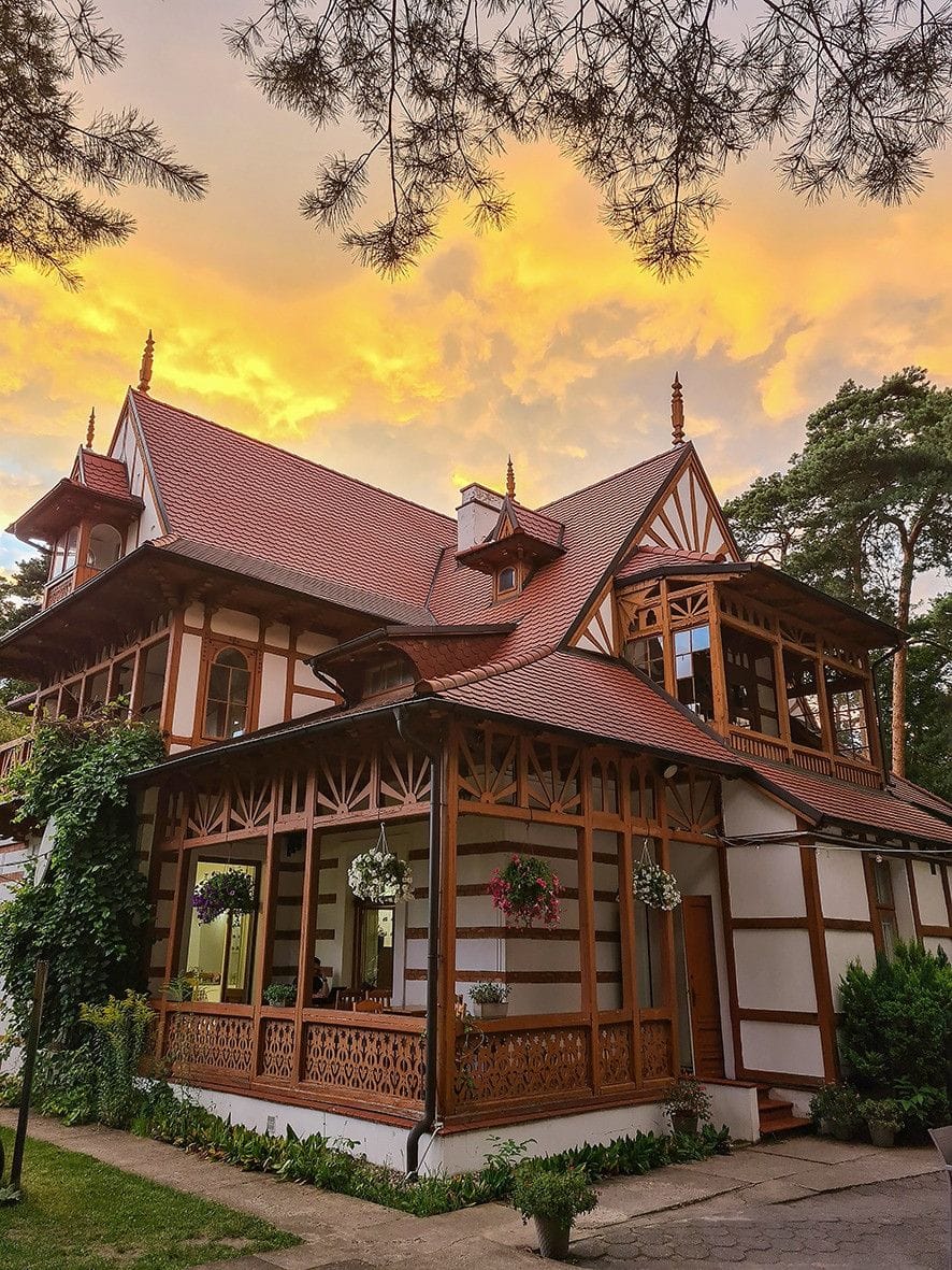 Dom 10 pokojowe na Sprzedaż