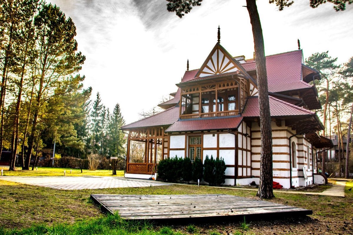 Dom 10 pokojowe na Sprzedaż