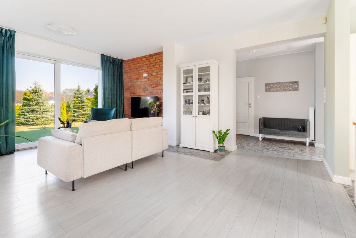 Dom 6 pokojowe na Sprzedaż