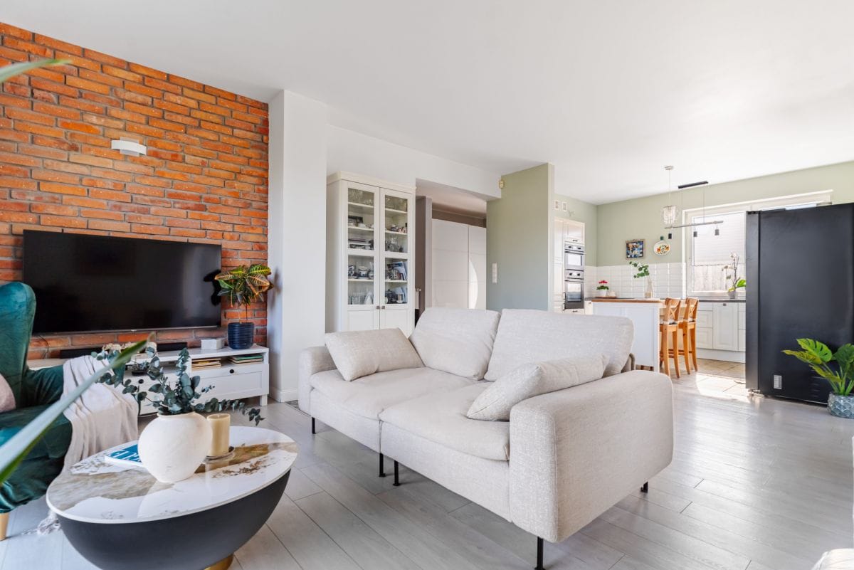 Dom 6 pokojowe na Sprzedaż