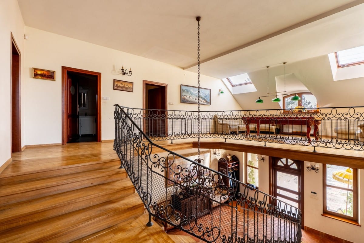 Dom 10 pokojowe na Wynajem