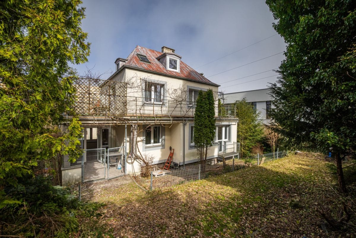 Dom 8 pokojowe na Sprzedaż