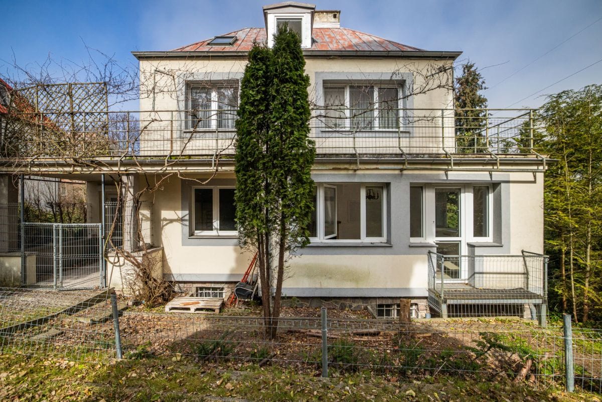 Dom 8 pokojowe na Sprzedaż