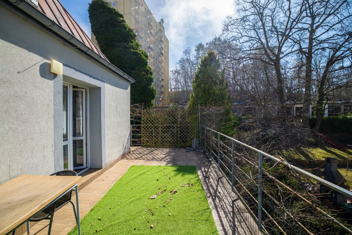 Dom 8 pokojowe na Sprzedaż