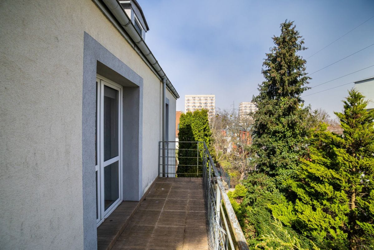 Dom 8 pokojowe na Sprzedaż