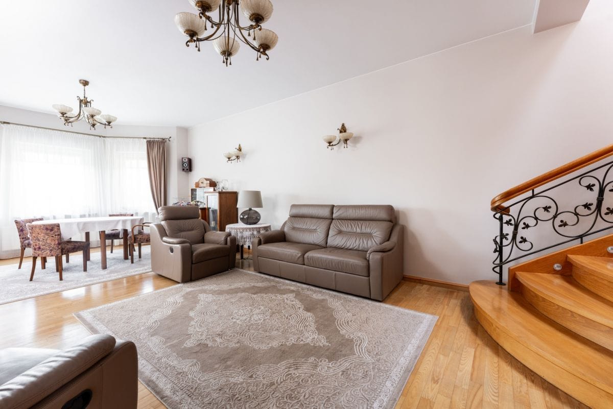 Dom 5 pokojowe na Sprzedaż