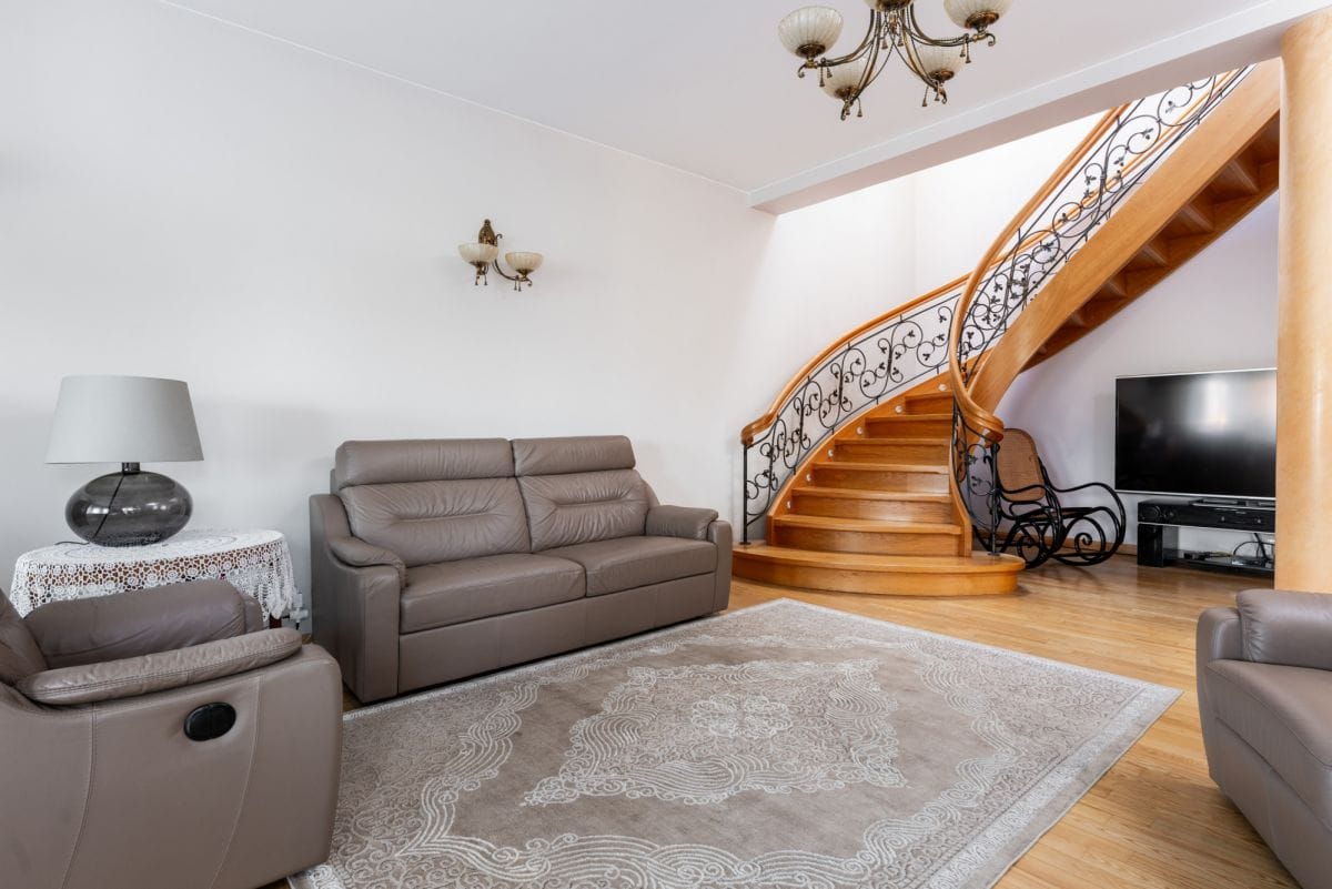 Dom 5 pokojowe na Sprzedaż