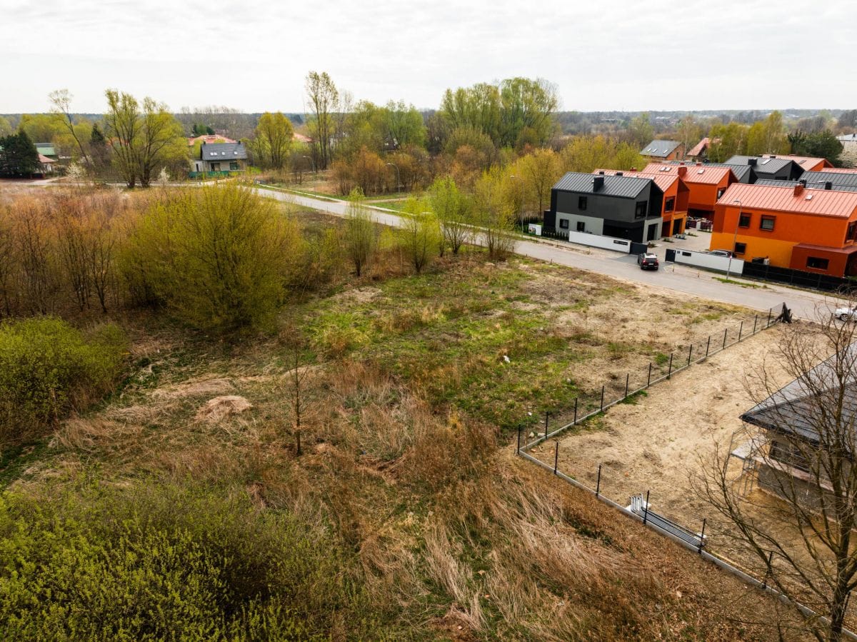 Działka  pokojowe na Sprzedaż