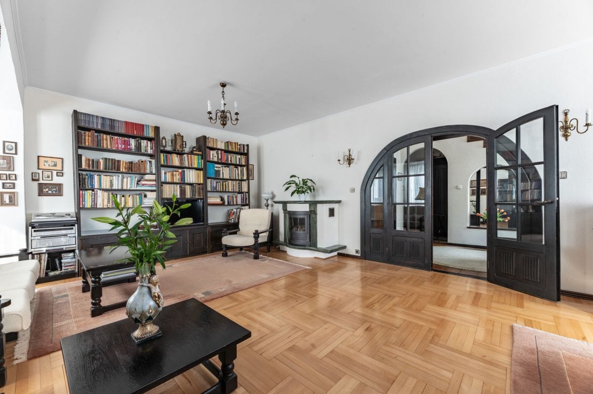 Dom 7 pokojowe na Sprzedaż