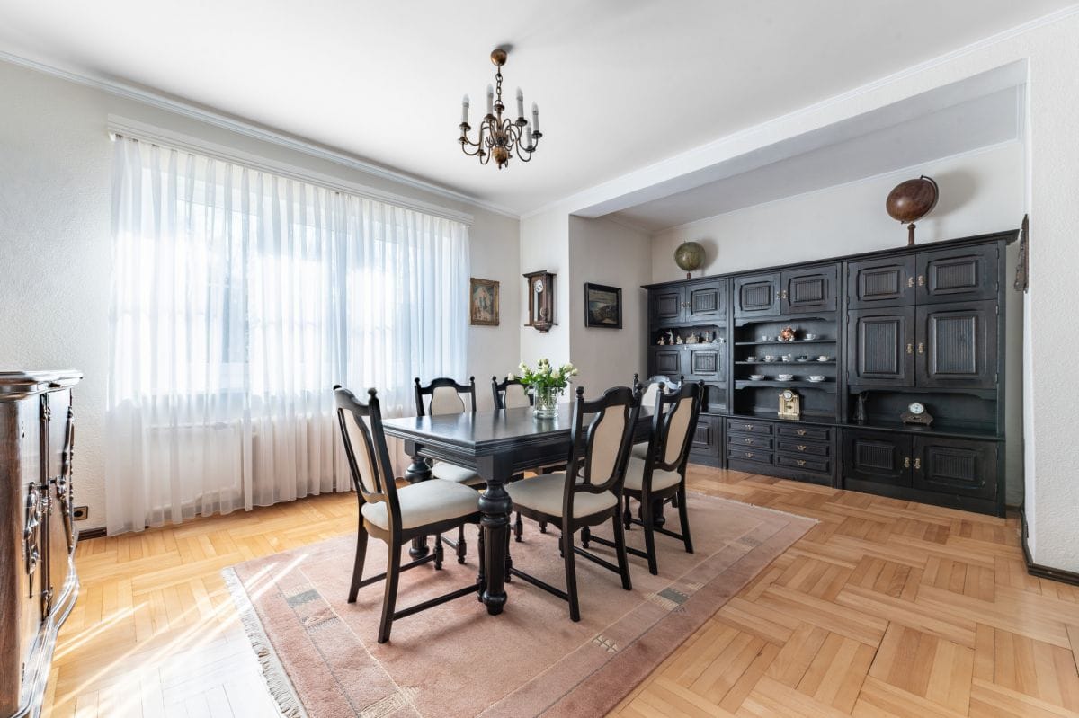 Dom 7 pokojowe na Sprzedaż