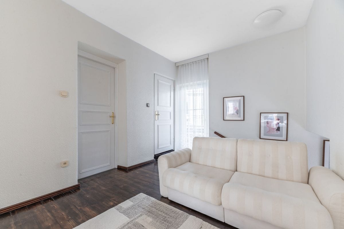 Dom 7 pokojowe na Sprzedaż