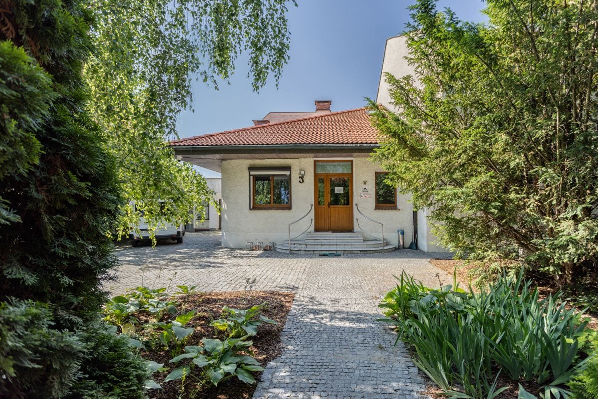 Lokal użytkowy  pokojowe na Sprzedaż