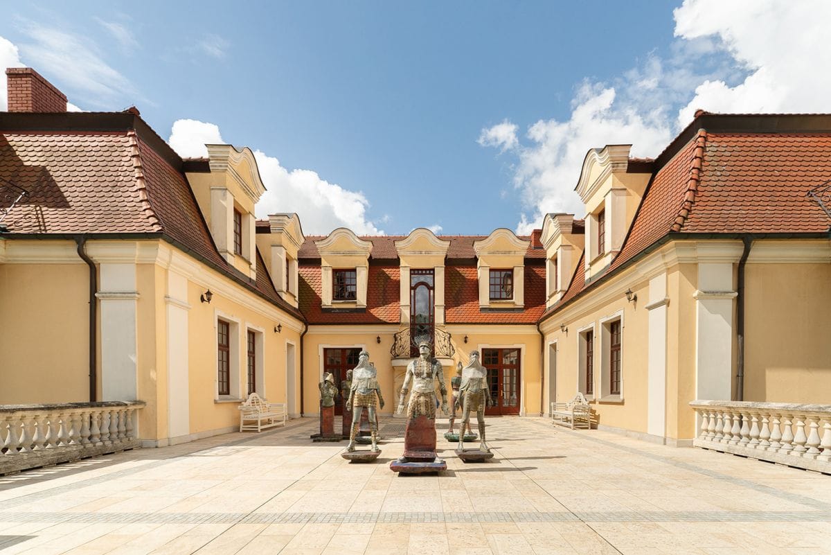 Dom 16 pokojowe na Sprzedaż