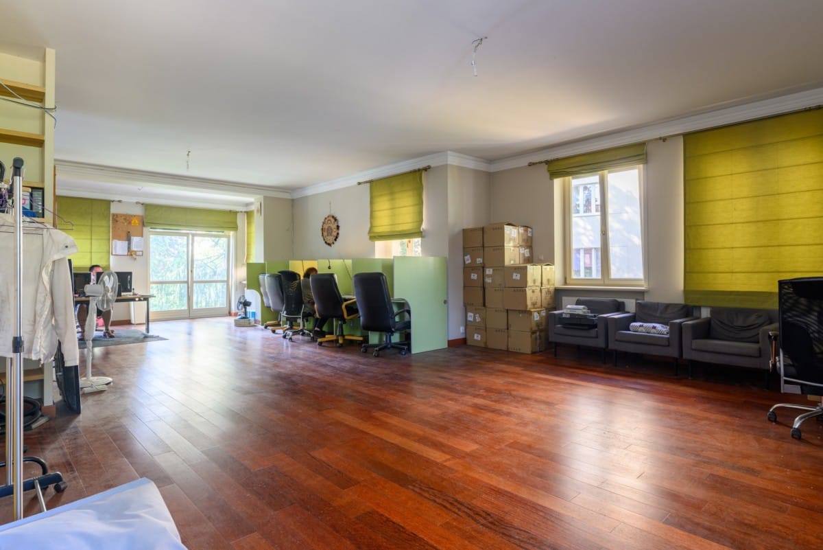 Dom 8 pokojowe na Sprzedaż