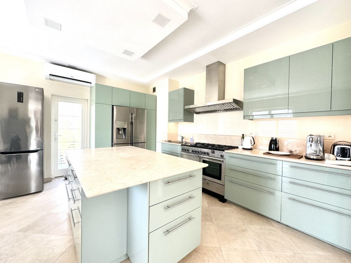 Dom 8 pokojowe na Sprzedaż