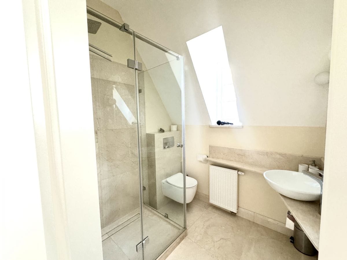 Dom 8 pokojowe na Sprzedaż