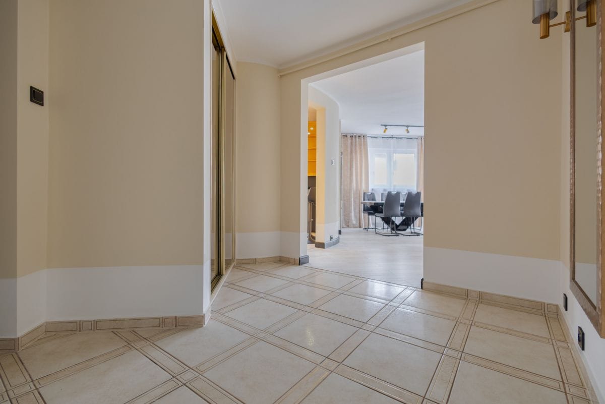 Mieszkanie 4 pokojowe na Sprzedaż