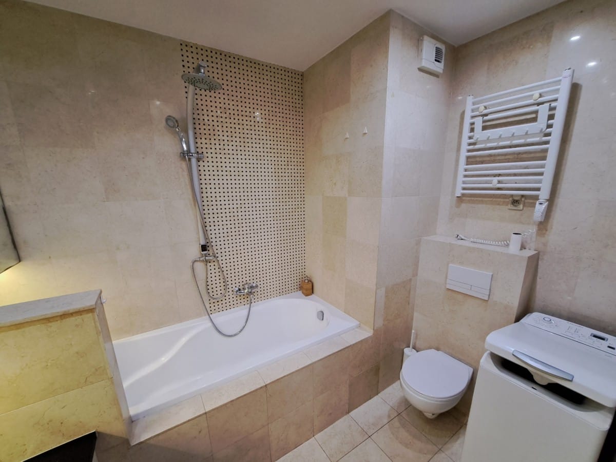 Mieszkanie 4 pokojowe na Sprzedaż