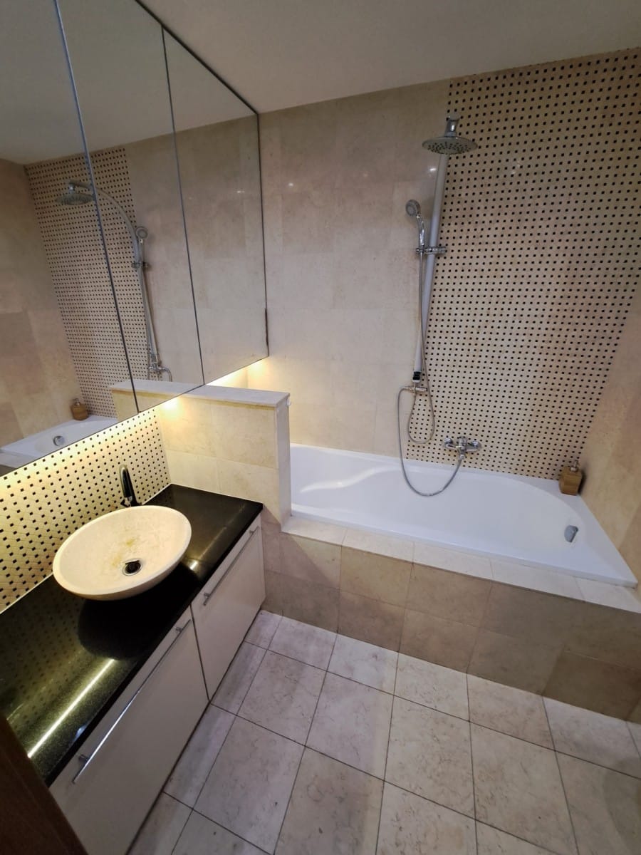 Mieszkanie 4 pokojowe na Sprzedaż