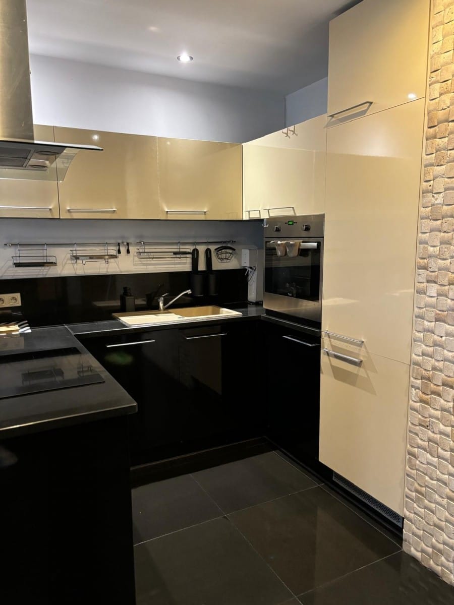 Mieszkanie 4 pokojowe na Sprzedaż