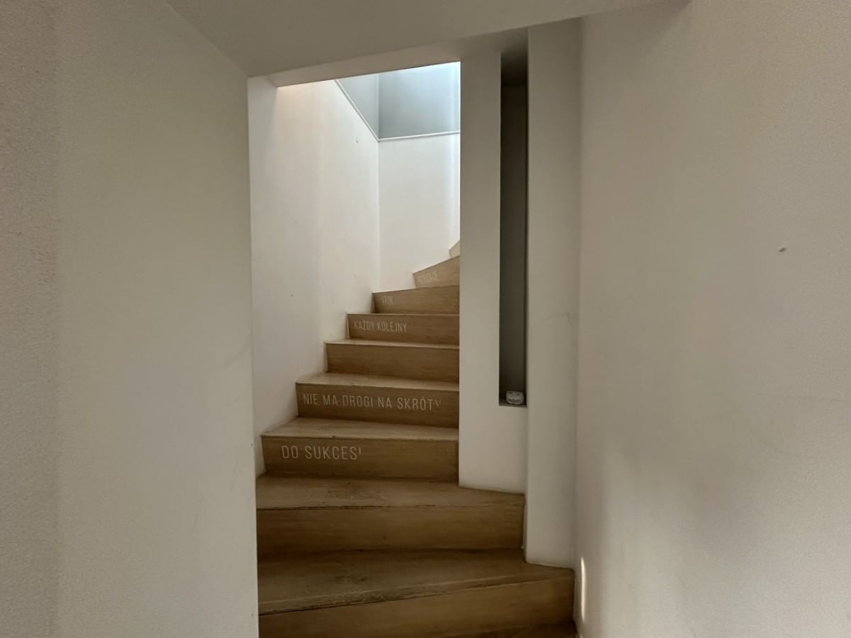 Mieszkanie 4 pokojowe na Sprzedaż