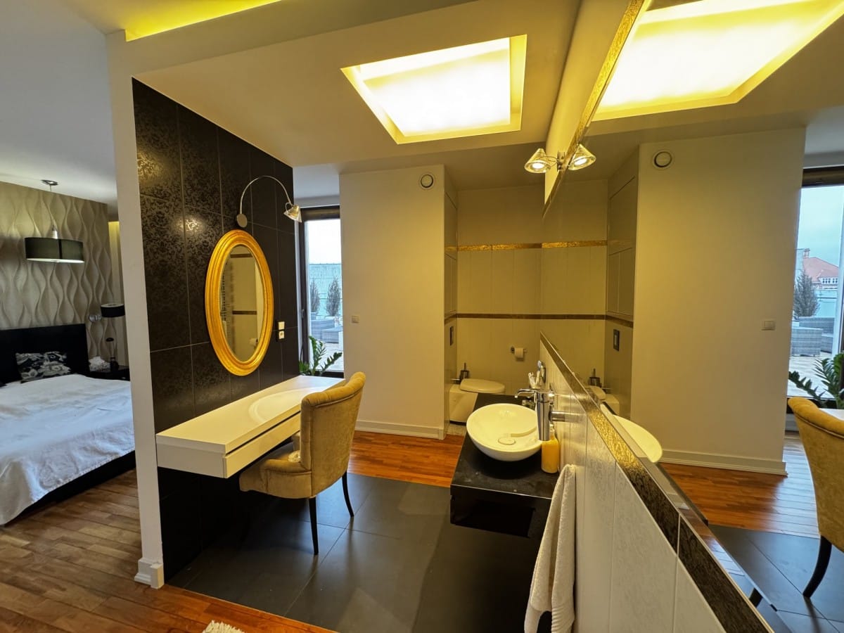 Mieszkanie 3 pokojowe na Sprzedaż