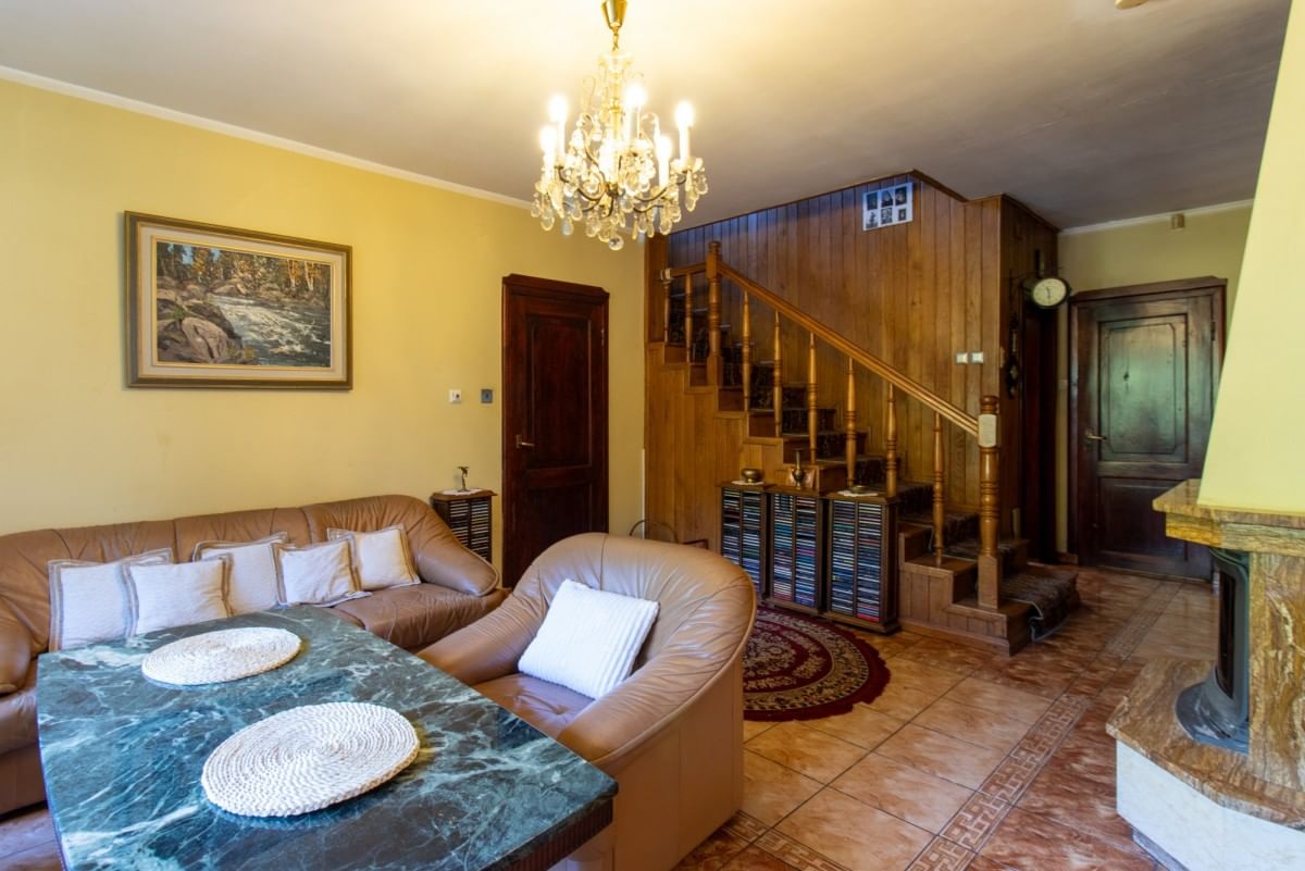 Dom 7 pokojowe na Sprzedaż