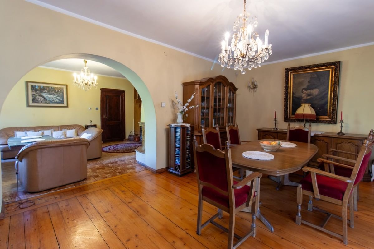 Dom 7 pokojowe na Sprzedaż