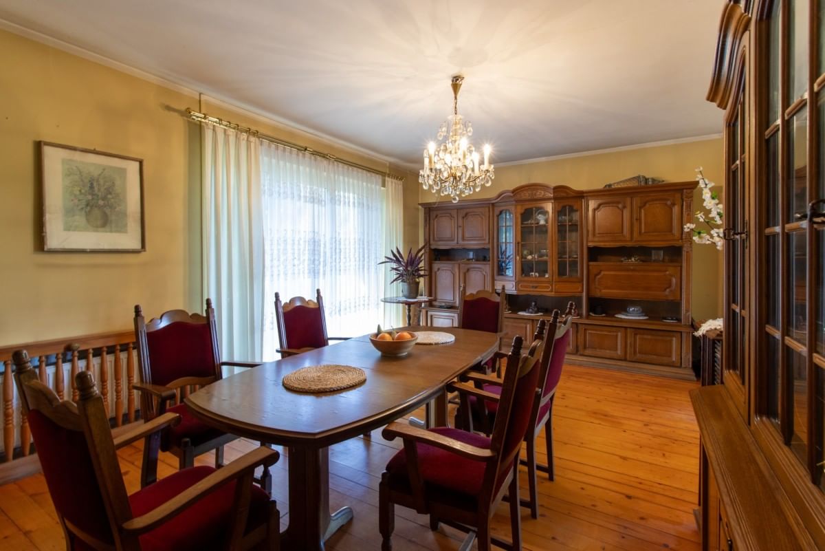 Dom 7 pokojowe na Sprzedaż