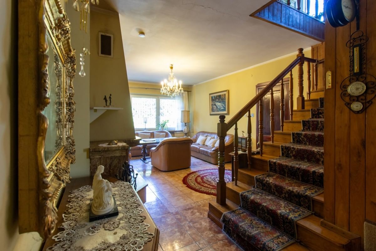 Dom 7 pokojowe na Sprzedaż