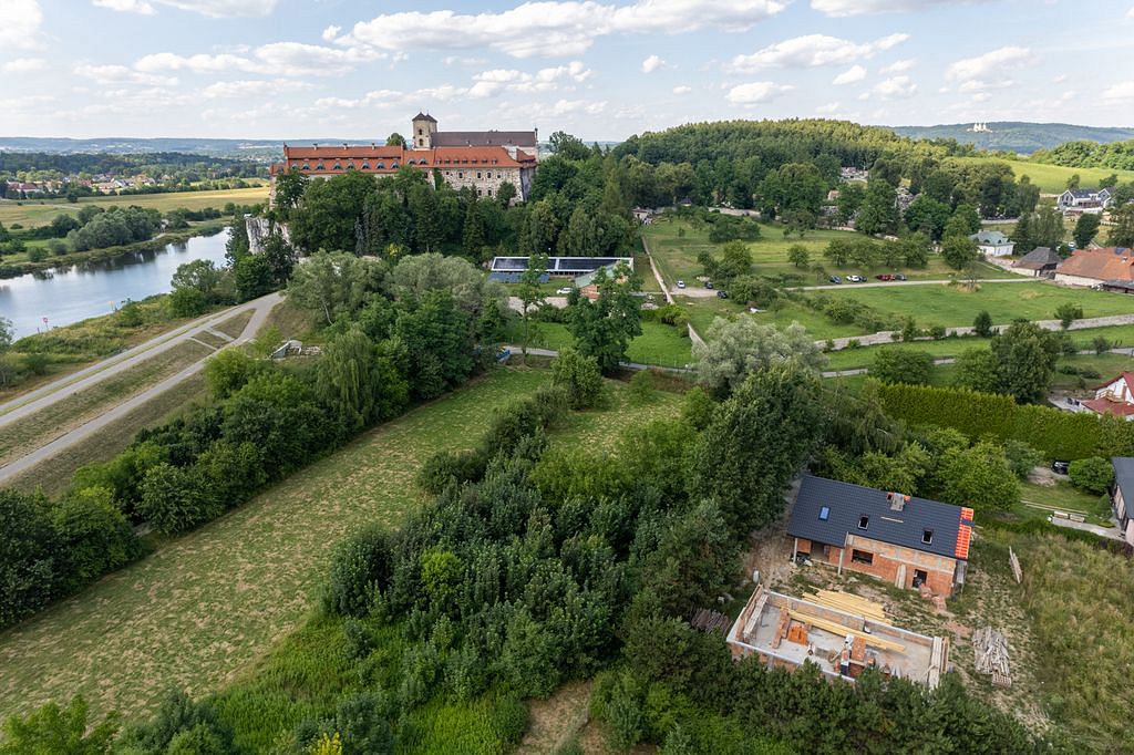 Dom 5 pokojowe na Sprzedaż