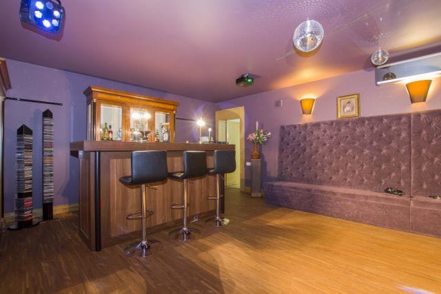 Dom  pokojowe na Sprzedaż