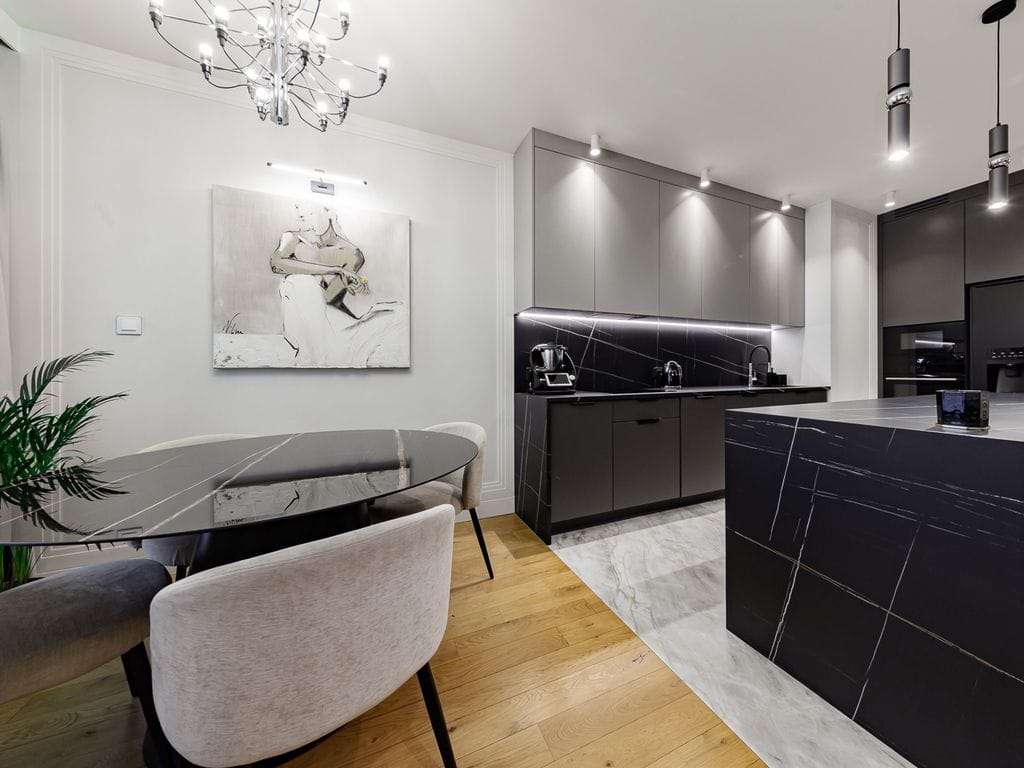 Mieszkanie 4 pokojowe na Sprzedaż