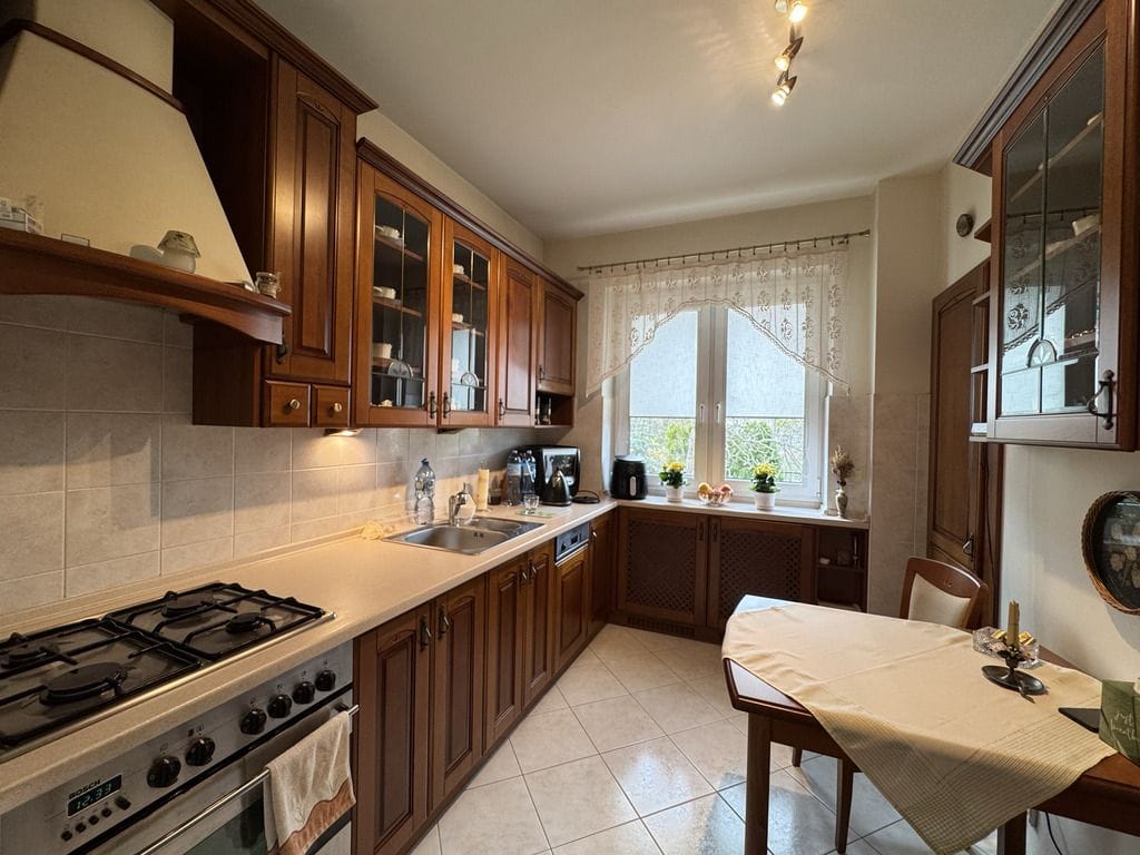 Dom 5 pokojowe na Sprzedaż