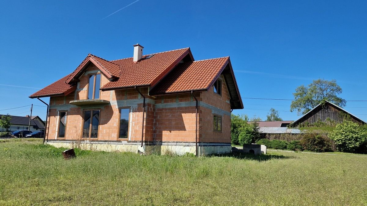 Dom 6 pokojowe na Sprzedaż