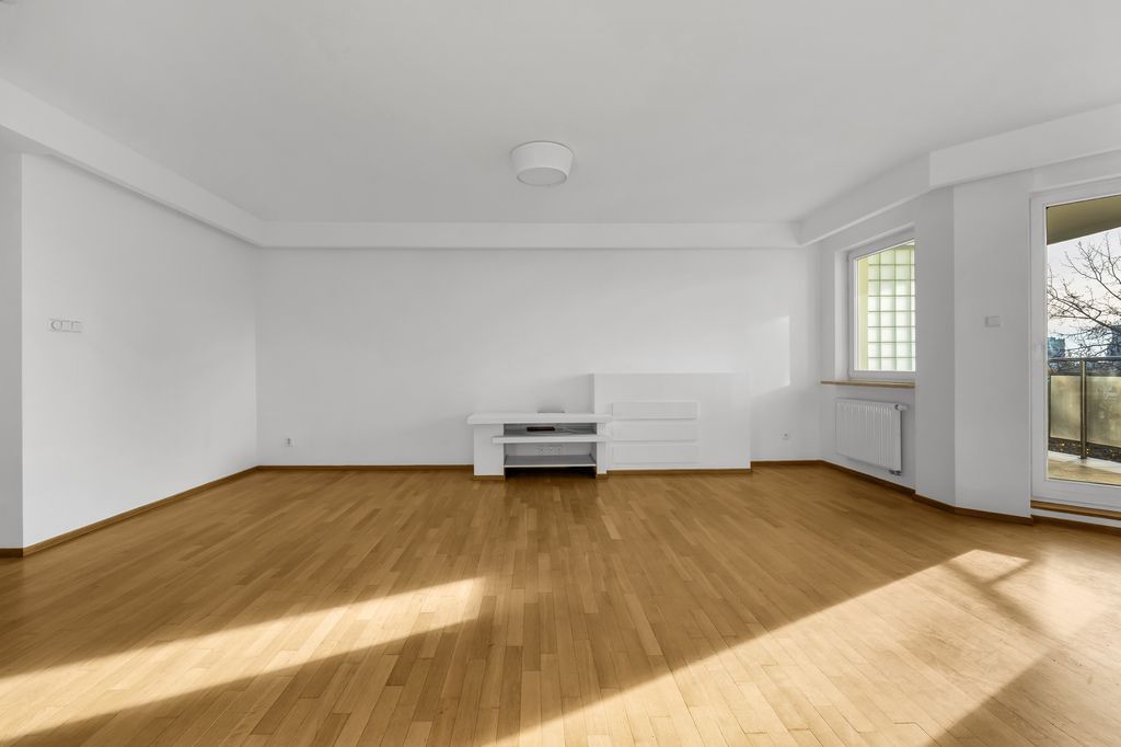 Mieszkanie 4 pokojowe na Sprzedaż