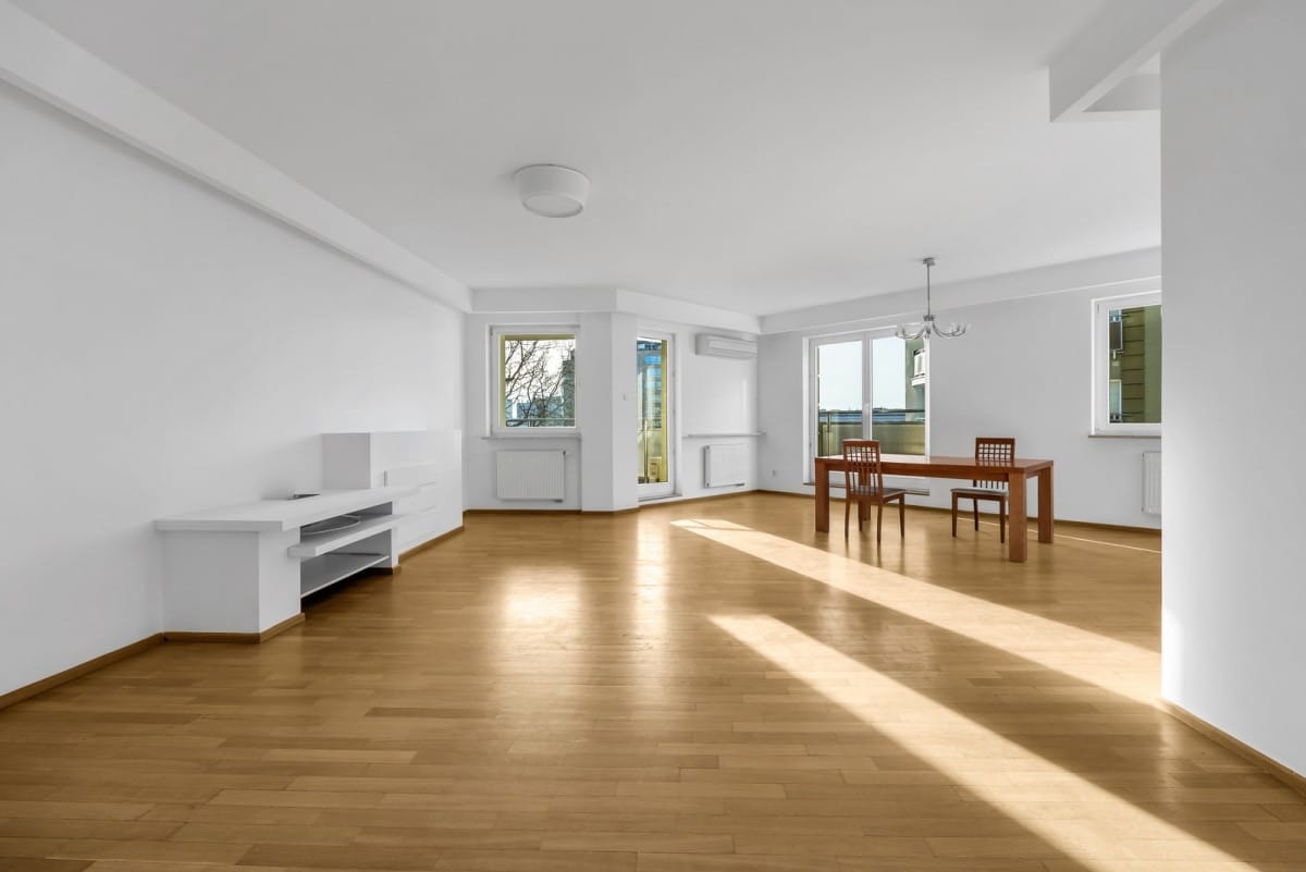 Mieszkanie 4 pokojowe na Sprzedaż