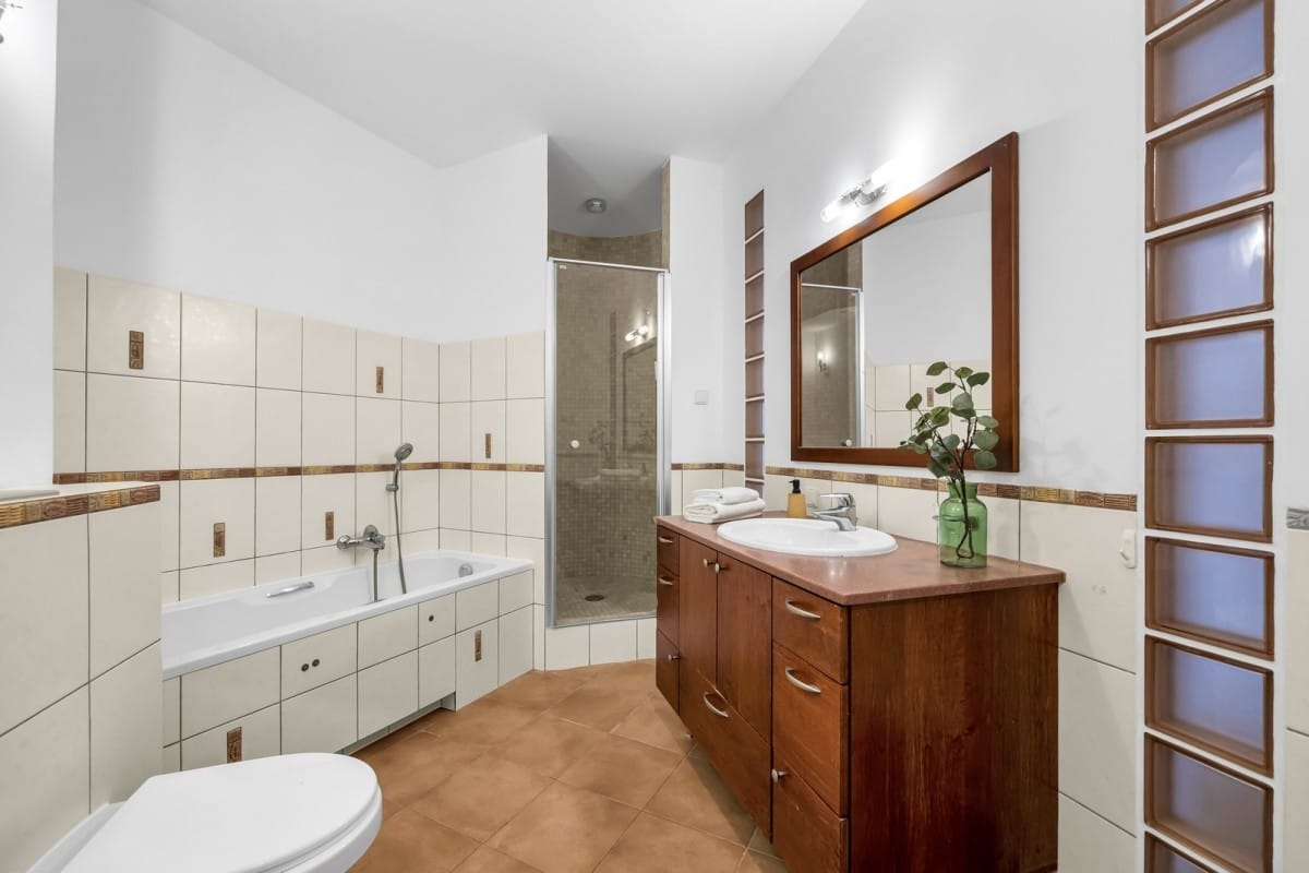 Mieszkanie 4 pokojowe na Sprzedaż