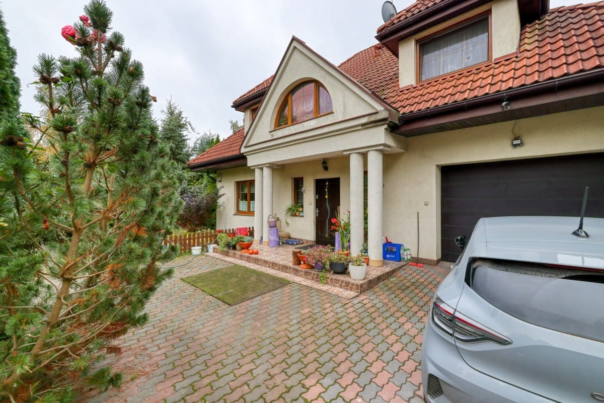 Dom 5 pokojowe na Sprzedaż