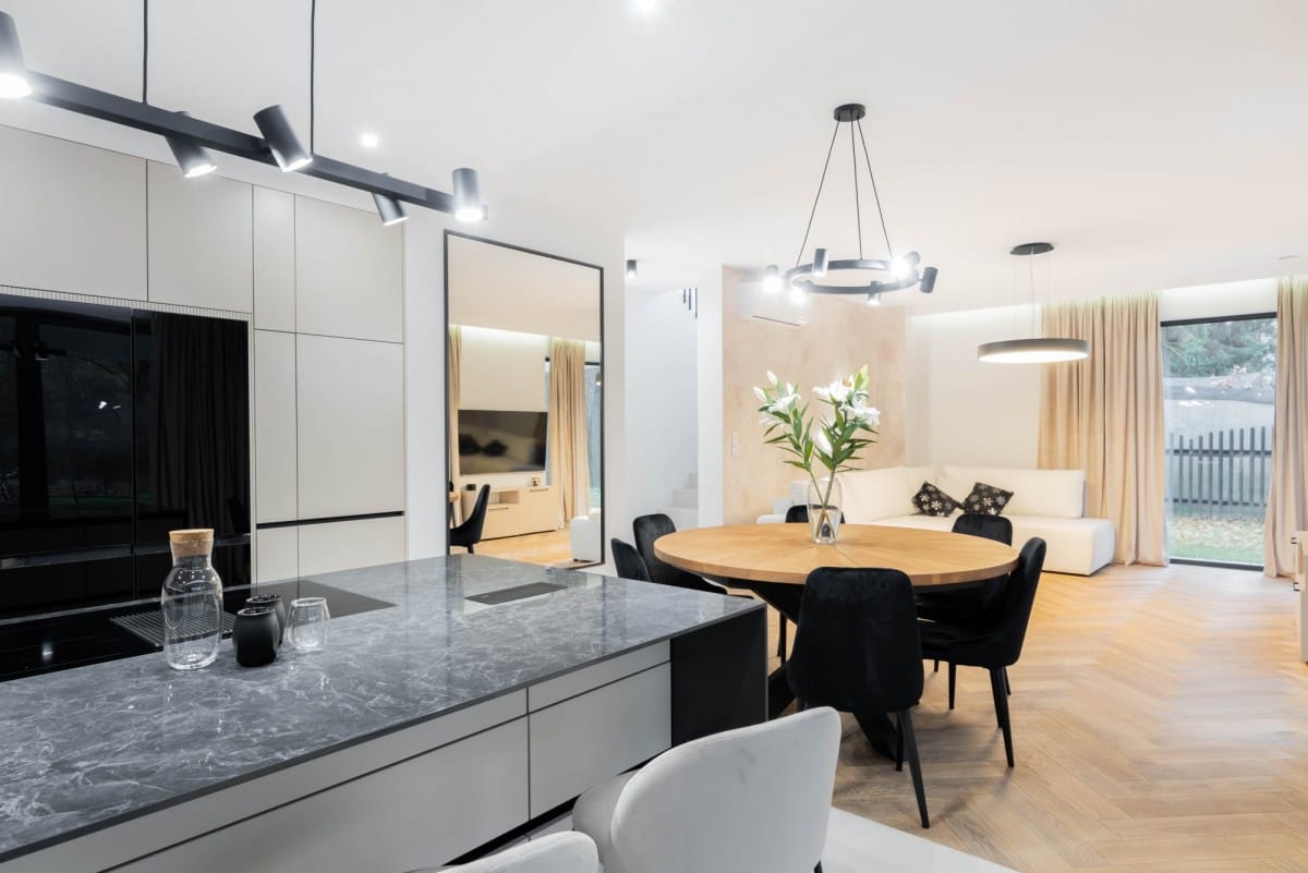 Dom 6 pokojowe na Sprzedaż