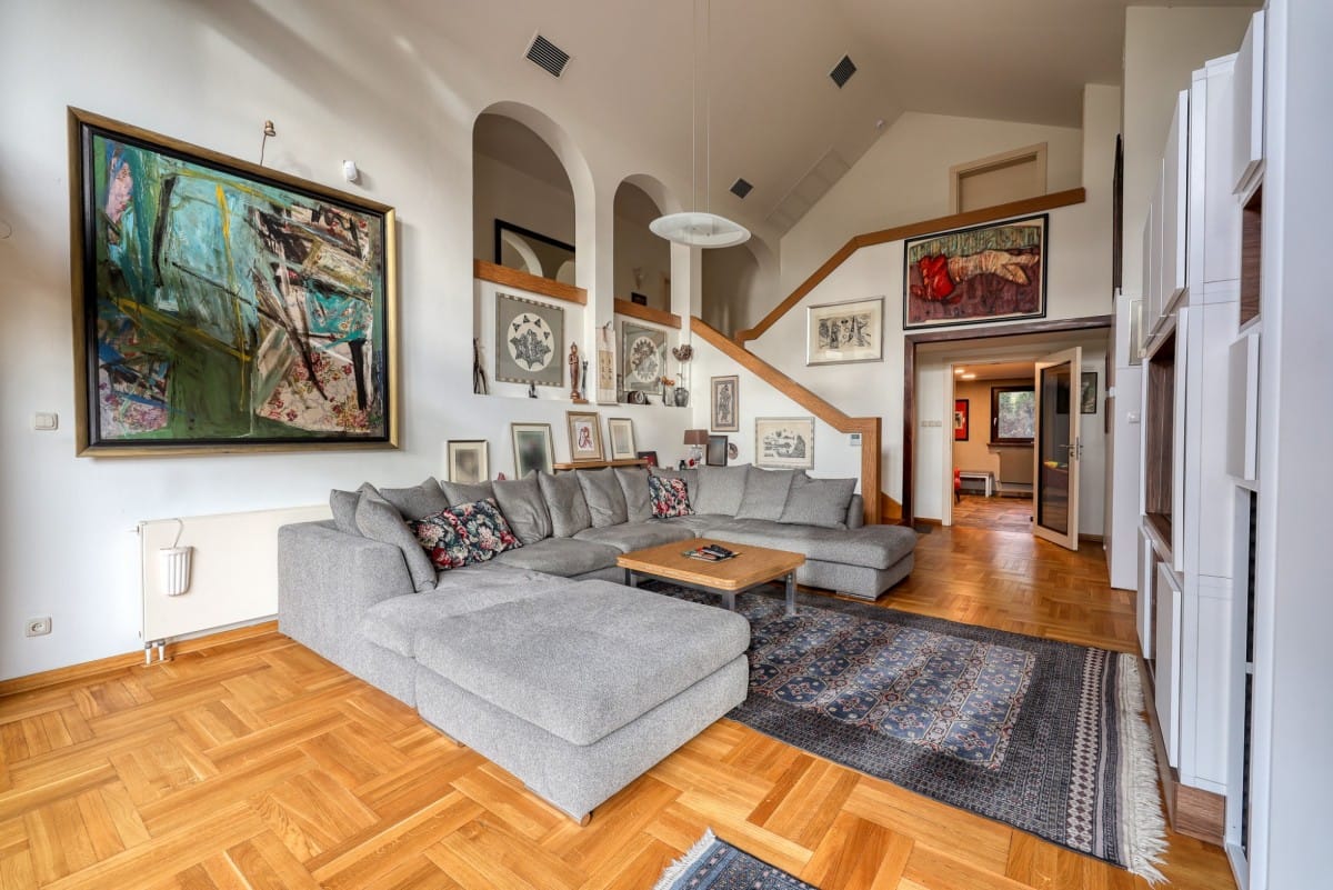 Dom 6 pokojowe na Sprzedaż