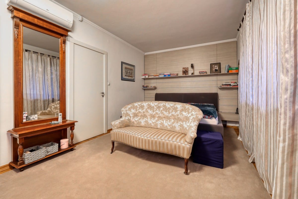 Dom 6 pokojowe na Sprzedaż