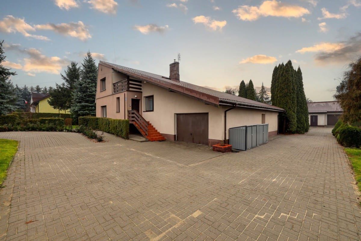 Dom 5 pokojowe na Sprzedaż