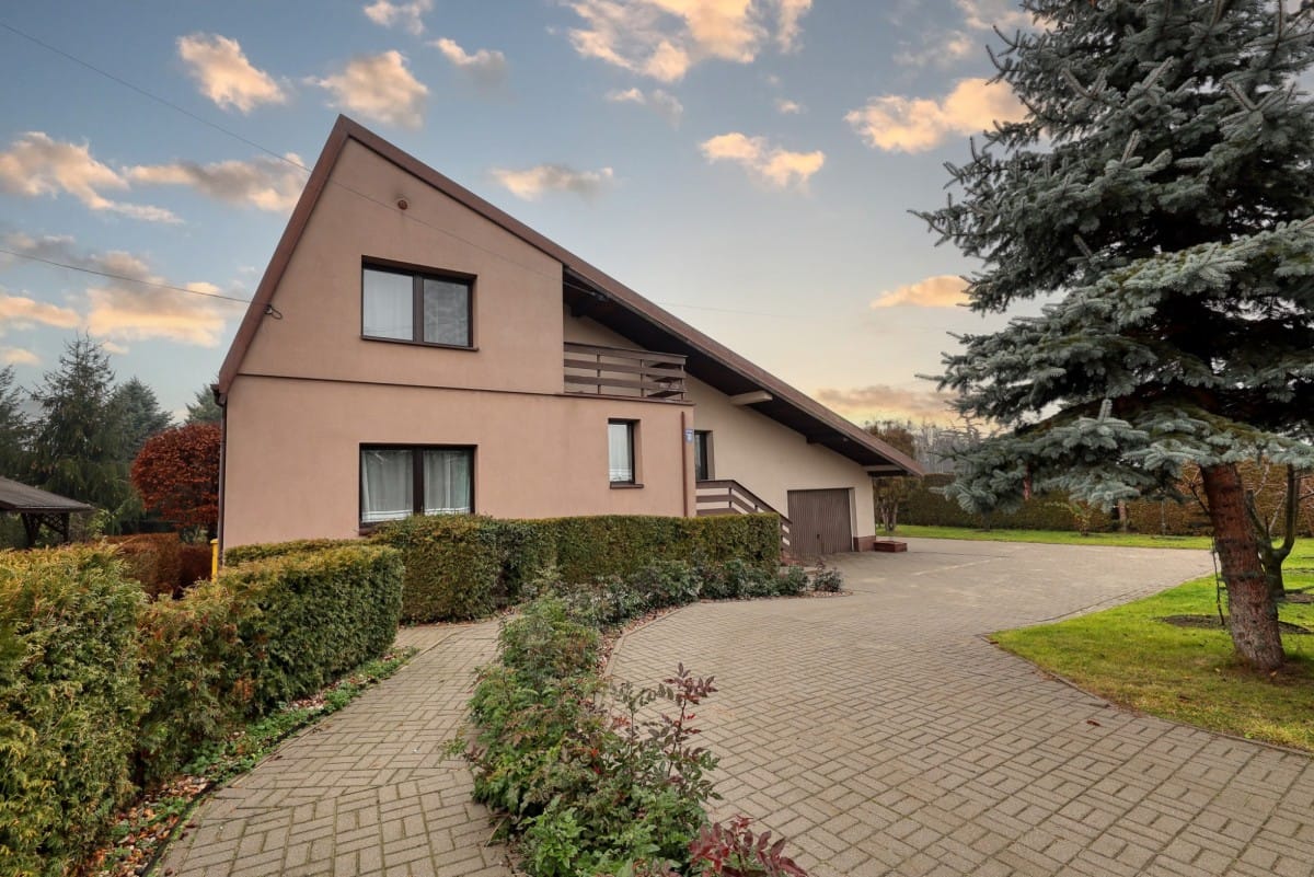 Dom 5 pokojowe na Sprzedaż